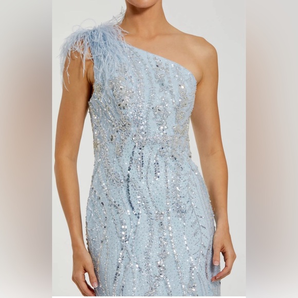 Blue Feathered One Shoulder Embroidered Applique Gown Size 8 Powder Blue - Picture 2 of 5